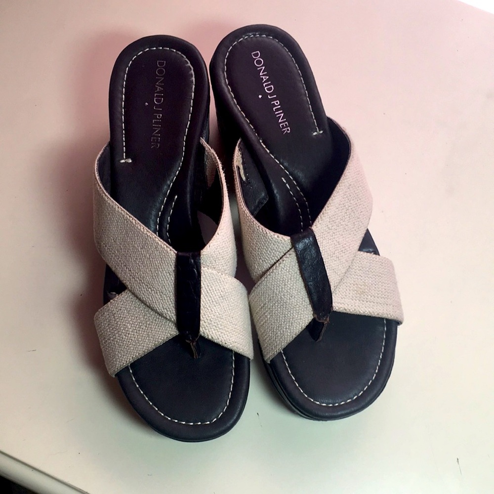 Donald Pliner Shina wedges